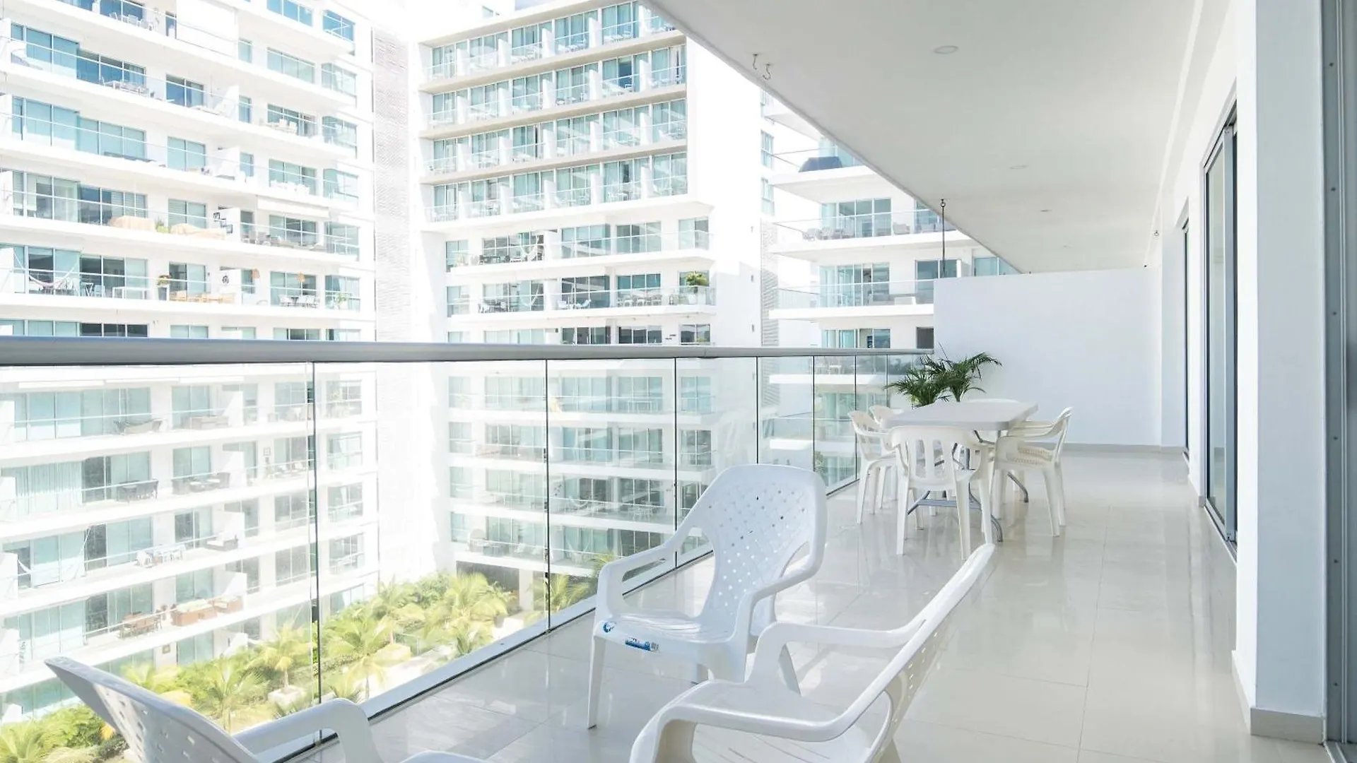 Impeccable 2Br With Charming Balcony In Sunset Beach Картахена Колумбия