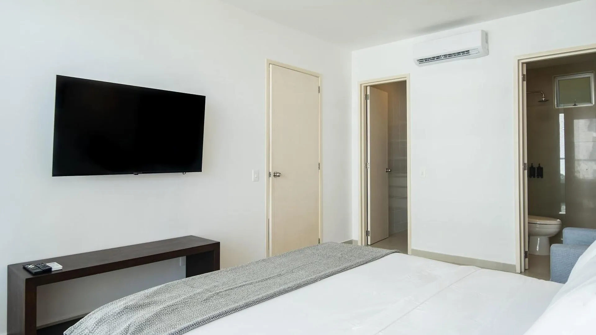 Impeccable 2Br With Charming Balcony In Sunset Beach Картахена 0*,
