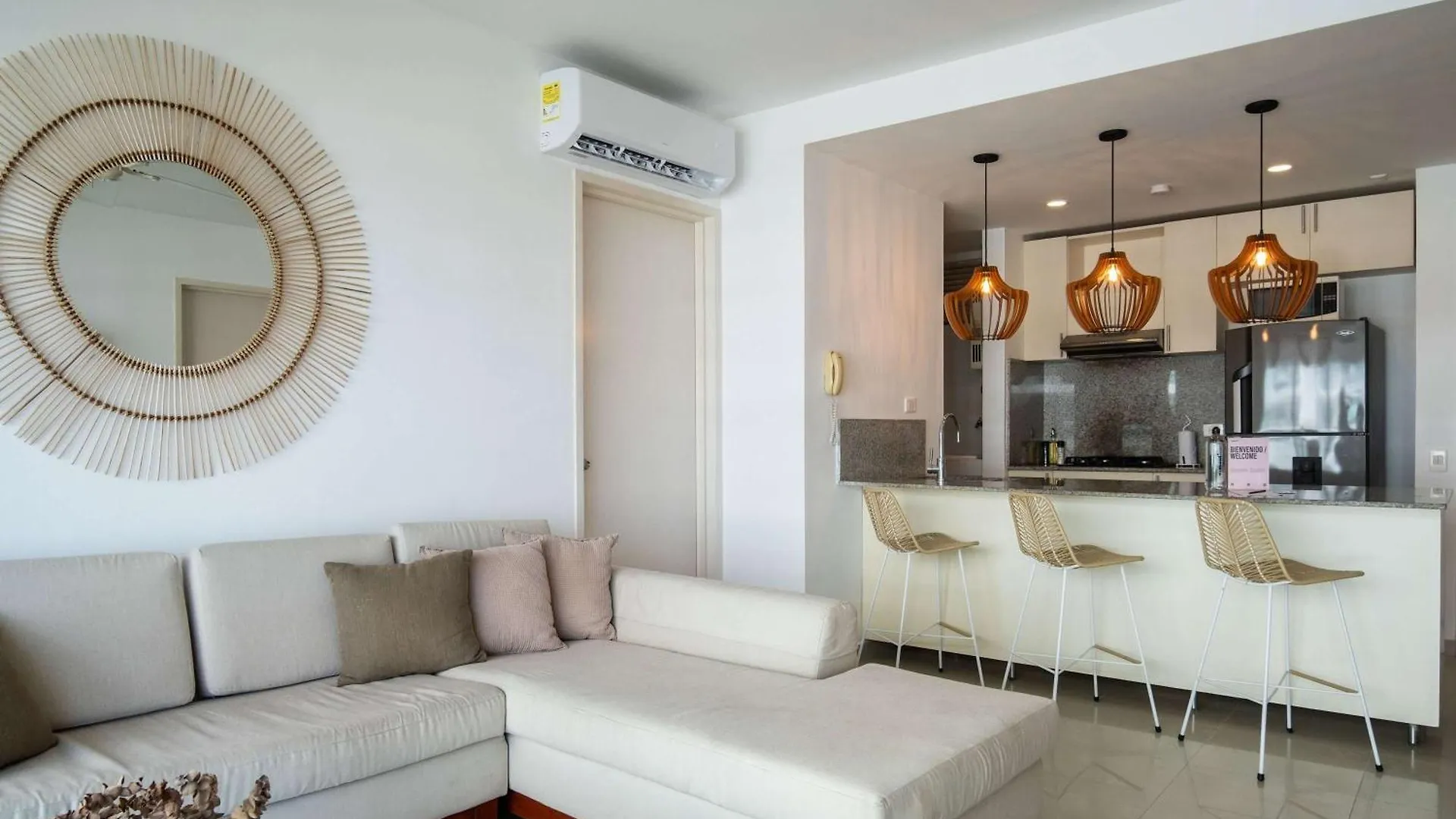 Apartment Impeccable 2Br With Charming Balcony In Sunset Beach