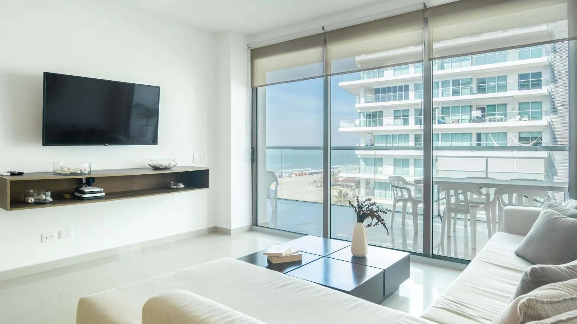 Apartment Impeccable 2Br With Charming Balcony In Sunset Beach